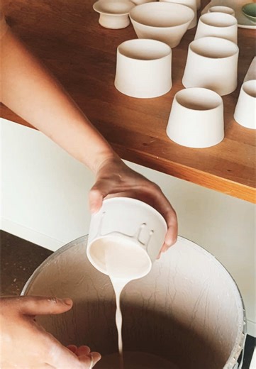 Préparation magique de l'émaillage en céramique