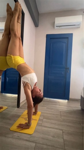 Ground. Open. Fly. - Playshop on Inversions. Conquer your Fear. Master your mind and #fly #handstand