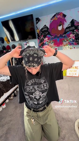 How to Tie a Bandana: Stylish Hair Wrap Techniques