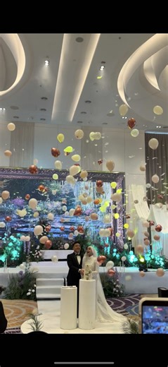 4pcs Sky Blast Balloons 🎈🎂 ✅ Customizable balloon colours ✅ Adjustable bursting time 📍 Courtyard Marriott, Setia Alam Our Services ⬇️ ✔️ Sky Blast / Ground Blast Balloons ✔️ Cold Sparks Machine ✔️ Low Fog / Dry Ice Machine ✔️ Diamond Rain ✔️ Gender Reveal Confetti Cannon 🇲🇾Coverage Area: 📌 KL / Selangor 📌 Semenanjung Malaysia 📌 Kota Kinabalu,Sabah #balloonblast #weddingballoon #weddingkl #popballoonwedding #balloonpoppingwedding