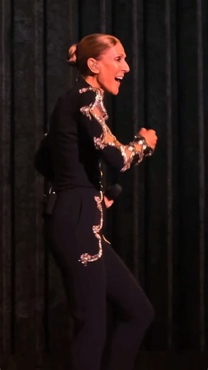 Céline Dion Performs "I'm Alive" in Paris!
