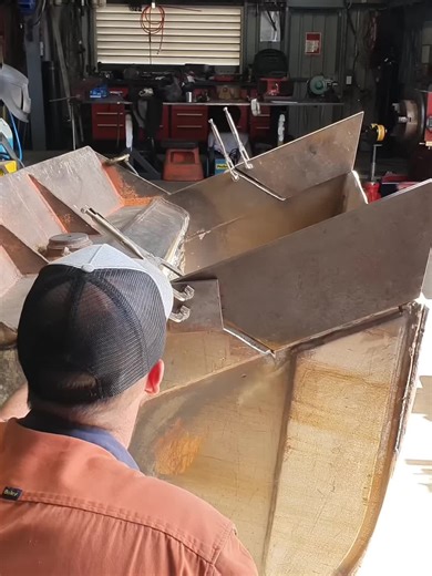 Repairing a Damaged Excavator Bucket: Step-by-Step Guide