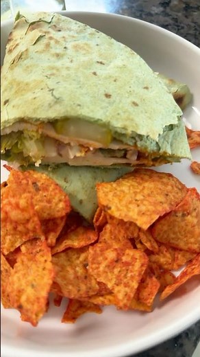 How to make delicious turkey wrap ￼