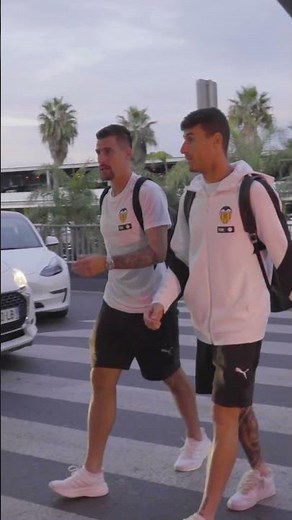 🛬El Valencia CF ya está en Vitoria🗸