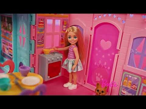 Barbie | Club Chelsea™ Pop-Up House at Smyths Toy Superstores!