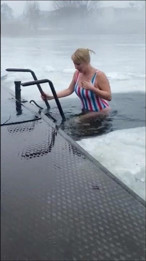 part674#Brave#Russian🧊👙Woman Jumps Into#Frozen River for Epiphany❄️#Winter🌊#Swimming in Ice at -15°C