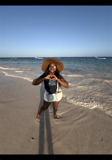 From the savannah to white sandy beaches ✨🏖️ #savannahgirl #foryoupage #tiktokkenya🇰🇪 #tiktokuk🇬🇧 #dianikenya🇰🇪