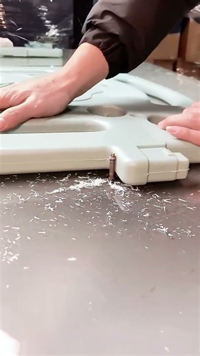 The Most SATISFYING Way to Remove Plastic Flash 🤯