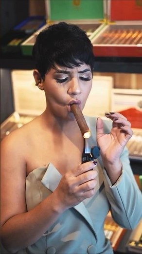 Woman Cigar 💨👠💨💨 #cigarsociety #cigarsocialclub