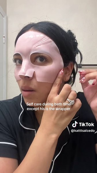 When you don’t want to share your pink face masks🤭@anua_global #anuacollagenmask #skincareroutine #facemask #firsttimeparents #nightroutine