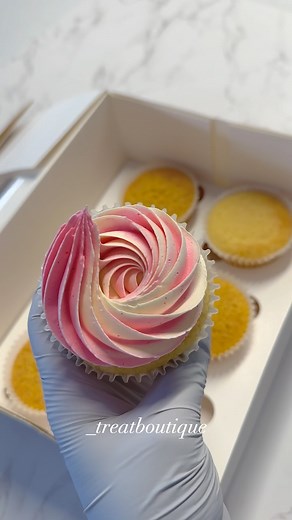 257 reactions | Ombre swirl 勺懶 Nozzle: 1E Colours: Colourmill white &...