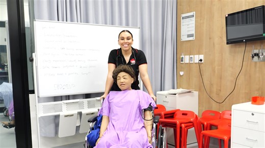 Jade’s nursing career got a boost with TAFE Queensland. After completing her Diploma of Nursing, she’s now studying the Bachelor of Nursing and working toward becoming an RN. 👩‍⚕️💉 With hands-on training, support and a direct EN to RN pathway, TAFE Queensland gave her the confidence to aim high. 👩‍⚕️ Ready to do the same? Join our Bachelor of Nursing info session to find out how. 👇🏻 📅 Thu 5 June | 🕖 7pm | 💻 Online Register 👉 https://brnw.ch/21wSzvn | TAFE Queensland