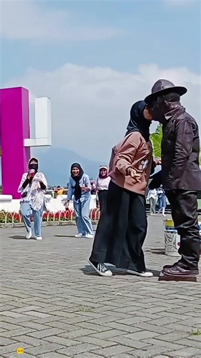 Statue pranks in public!🤣🤣🤣#funnyvideos #prank #statue #foryou #funny