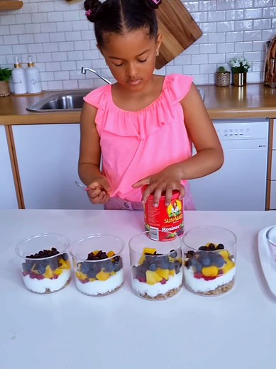 Delicious Homemade Yogurt Parfait Recipe