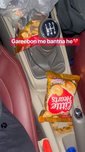 Gareebon me bantna hai #viral #moments #life #hearttouching #ytshortsindia #navimumbai #lifestyle