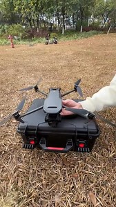🚁「2025 Horizon Pro」Aerial drone "Tap your fingertips and the world will be in your picture - your perspective will be boundless from now on." Key highlights: ✅「One-touch to conquer the sky」 No need for complex control, just touch to take off and land automatically, and a novice can become a flying master in seconds. With the dual blessing of altitude lock headless mode, it can be as stable as a rock even when the wind direction changes suddenly, making every flight as natural as breathing. ✅「43