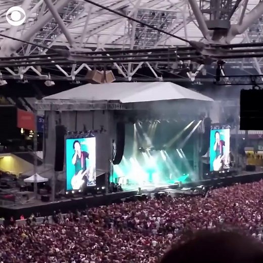 7.2K views · 315 reactions | Billie Joe Armstrong says he's "renouncing" his U.S. citizenship. The Green Day frontman delivered the news during a concert on Friday in London, shortly after the Supreme Court struck down Roe v. Wade, saying, "f*** America." https://cbsn.ws/39WV0ub | CBS News | Facebook