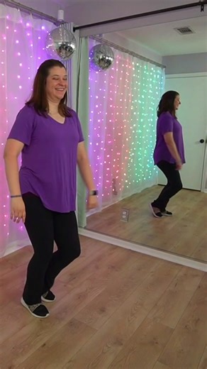 Don’t sleep on line dancing, y’all! 🤠😍 dc: @Ben 🎶: @BOOZEY #linedance #linedancing #abarsong