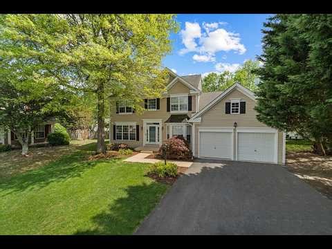 Main Level Primary Suite & a Culdesac Location in the Bridlewood Community in Gainesville, VA