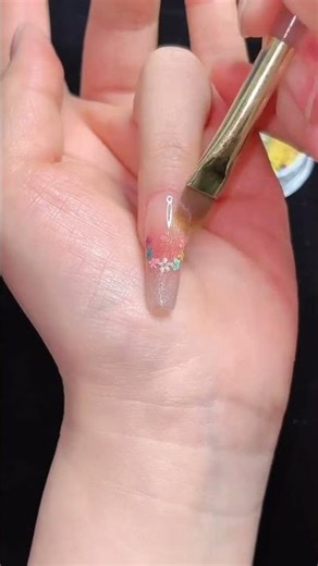 How to encapsulate dried flowers on nails perfectly | #shorts