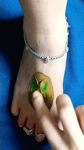 Very Easy And Beautiful Leaf Mehndi Design ❤️🌿#leafmehndi​​ #youtubeshorts​​ #mehndi​​#Shorts