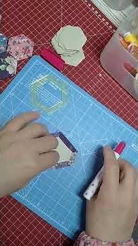 English Paper Piecing ★ basting with a gluestick #epp