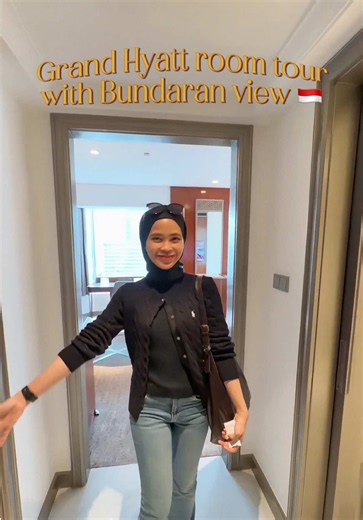 Enjoying the Bundaran View at Grand Hyatt Jakarta