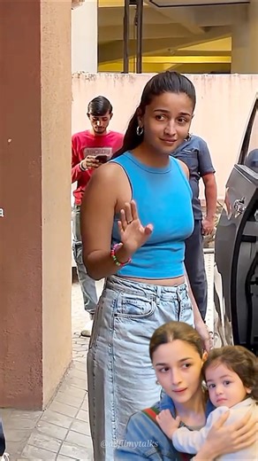 Alia Bhatt and Ranbir Kapoor Seen Heading Out After Work Outing in Juhu ❤ #shorts