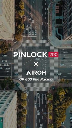 UNMATCHED // A new anti-fog benchmark The all-new Pinlock® 200 debuts in the Airoh GP 800 FIM Racing, setting a new uncompromising standard in clarity and reliability for the world’s most demanding riders. #pinlock #airohhelmet #daretobegreat #eicma2025 #airohfamily #nomorefog | Pinlock | Facebook