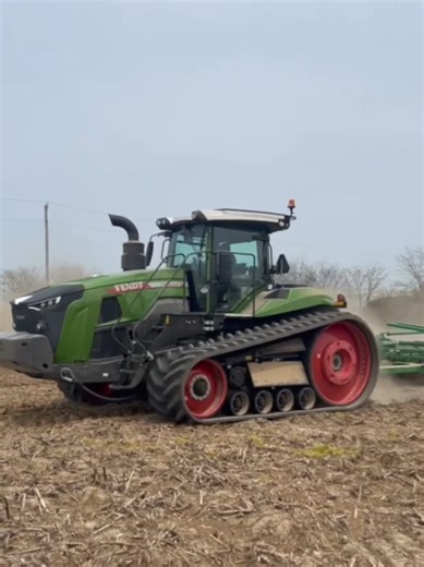 Fendt 1156 tractor working ground in Indiana. #farmmachinery #agriculture #tractor #Agricultura #Tractores