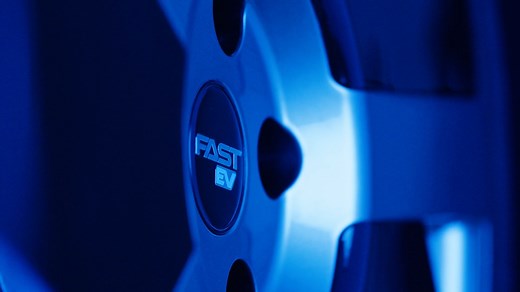 Get a behind-the-scenes look at how we tested the aero efficiency of our most innovative and efficient wheel yet—the EV06! ⚡ Engineered to be aerodynamic and efficient, this wheel is designed to help maximize range and elevate performance for electric vehicles. 💪 👉 Visit the link below to learn more about the EV06 and what makes it a game-changer for EV enthusiasts. https://fastco.ca/fast-wheels/ev06 #EV06 #AeroEfficiency #FastEV #Wheels #Tesla #EV - Plongez dans les détails de nos tests d’eff