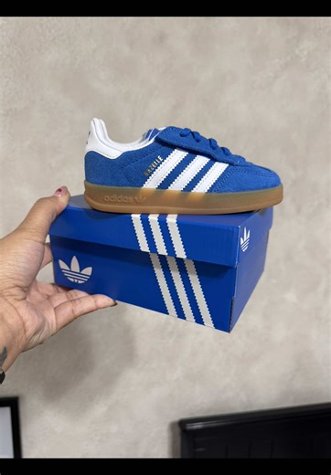 Spring Shoe Styles: Neutral vs. Colorful for Toddlers