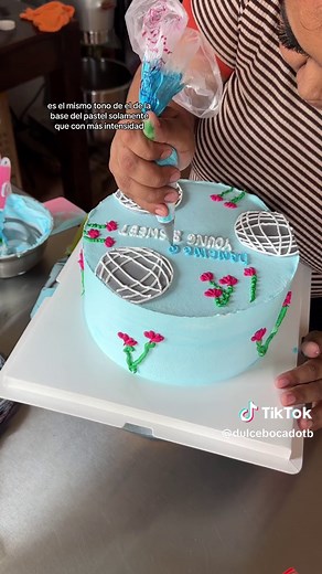 Dancing Queen Cake Decorating Ideas and Tutorials