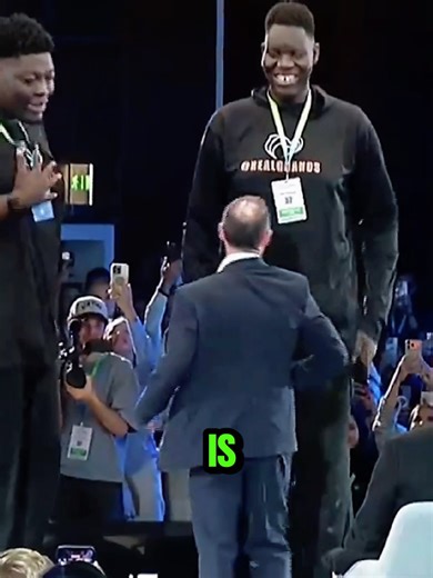 MRBEAST GETS DISTRACTED BY “THE BURJ KHALIFA OF HUMANS” AT DUBAI SUMMIT At the 1 Billion Followers Summit in Dubai, MrBeast completely derails the panel after spotting two absurdly tall audience members, dubbing one “the Burj Khalifa of humans.” | The Daily Netizen