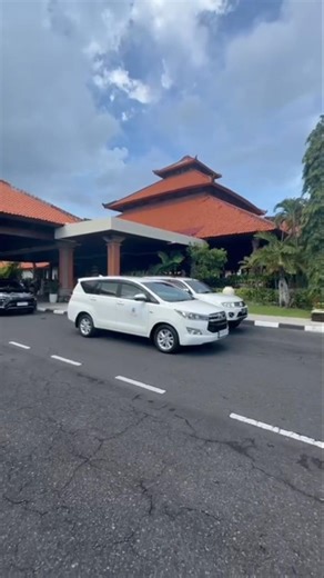 Trip Keliling Bali Makin Nyaman dengan Innova Reborn! 🌴✨