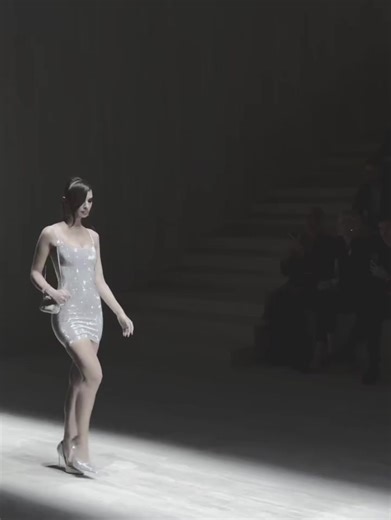 Emily Ratajkowski for Gucci #emilyratajkowski #gucci