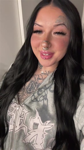 @Jade Elaine Jones deserves an applause for the 24in bust down 😛😛