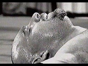 The Giant (Big Show) Chokeslams Goldberg - Nitro 27/07/1998
