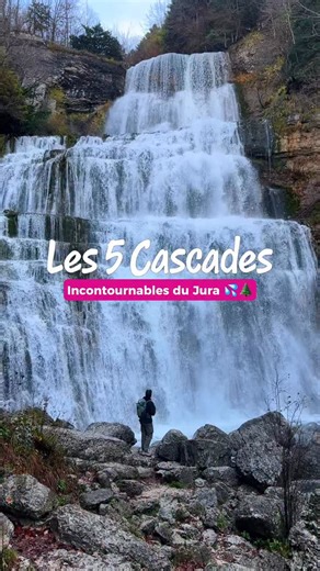 C’est laquelle ta préférée ? 🤩 Oui ! La chasse à la cascade a été bonne cette année 🤪 D’ailleurs la neige est arrivée pourquoi pas y retourner ❄️ Perso p’tit coup de cœur pour le Bief de la Ruine 🍂 (très éphémère donc pas facile à capturer !) 💧La cascade de Baume-les-Messieurs : un amphithéâtre naturel incroyable au cœur du cirque, depuis le village de Baume 💧 La cascade de l’Éventail : la plus célèbre des cascades du Hérisson. Accès direct depuis le parking de l’Éventail 💧 Les cascades du