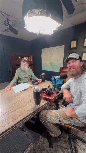 Check out the Unashamed Podcast!👍👍🇺🇸Unashamed with the Robertsons Jase Robertson Al Robertson Zach