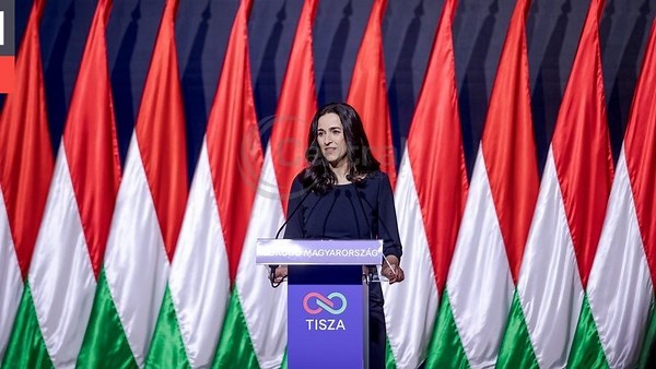 Orbán Anita nem egyeztet Panyi Szabolccsal személyügyi kérdésről | 24.hu