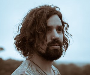 Folktronica genius Harp Samuels premieres beautiful new single ‘Evermore’