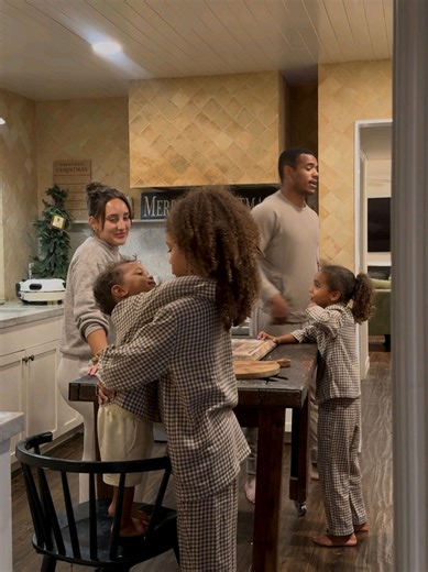 #ad Loud, messy, & absolutely perfect 🍕 the kind of nights I'll miss one day (even if i don’t the next morning 🤪) make your kitchen smarter with the Samsung Bespoke AI Refrigerator Family Hub #BespokeAIFamilyHub #BespokeAI #Samsung Pizza Recipe: • 1 cup sourdough discard (straight from fridge is fine) • ¾ cup warm water • 2 tbsp olive oil • 1 tbsp honey or sugar • 1½ tsp salt • 2½–3 cups all-purpose flour Instructions: • Mix discard, water, olive oil, honey, and salt in a bowl • Add flour, sta