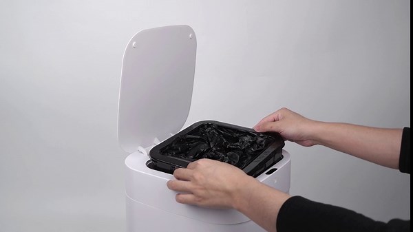 Automatic Trash can 4.6 gallons,Self-sealing&self-changing Smart Garbage can,Motion Sensor activated Rechargeable touchless with lid for Kitchen Bathroom Bedroom,with 6 refill Rings-150 bags