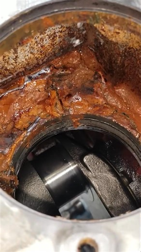 Mechanic States Rusted Engine Block #customerstates #mechaniclife #enginerebuild #dieselengine #diesel #dieselmechanic #automotive #mechanic | Remove Rust In Engine Parts