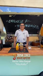 Presentamos a Héctor Armando Vélez Gaspar (One&Only Palmilla, Cabo San Lucas), quien participa con su cóctel “Hachiko” 🍸 🌟 Receta: • 1 1/2 oz Tequila Cinco Perros Plata • 1/2 oz Sake • 1 oz Shrub de plátano • 1/2 oz Jugo de limón 🔁 Técnica: Shake 💡 Inspiración: “Hachiko” rinde homenaje a la lealtad incondicional que simboliza este icónico perro: la paciencia, el amor y la fidelidad que esperan, sin importar el tiempo o las circunstancias. Un perfil que equilibra notas frescas y frutales con