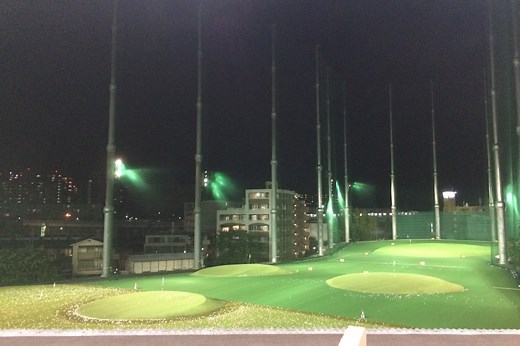 【初心者】ゴルフ練習場（打ちっ放し）のルーティンを紹介！短い番手から打ってくのがおすすめです - レジャーゴルフのサイト【Caddy（キャディ）】