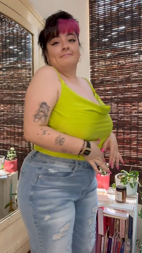 19K views · 421 reactions | ¡Muestra tu belleza real con Tallas Extras! Nuestra ropa de mujer plus size está diseñada para hacerte sentir cómoda y segura de ti misma. ¡Encuentra tu estilo en nuestra tienda hoy mismo! | Tallas Extras de Moda | Facebook