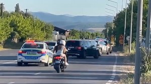 🖤 Cortegiul funerar intră în Hunedoara Mihai Leu ajunge #acasă 🖤 🖤 🖤 | News TV