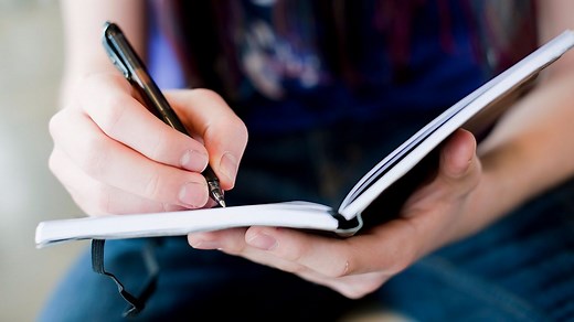 How to link ideas in sentences - BBC Bitesize